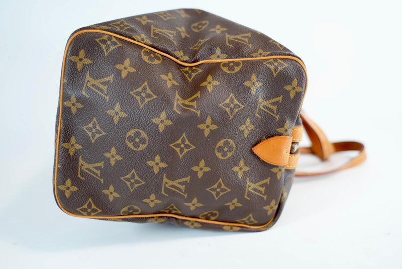 Louis Vuitton Monogram Sac Souple 35 Used