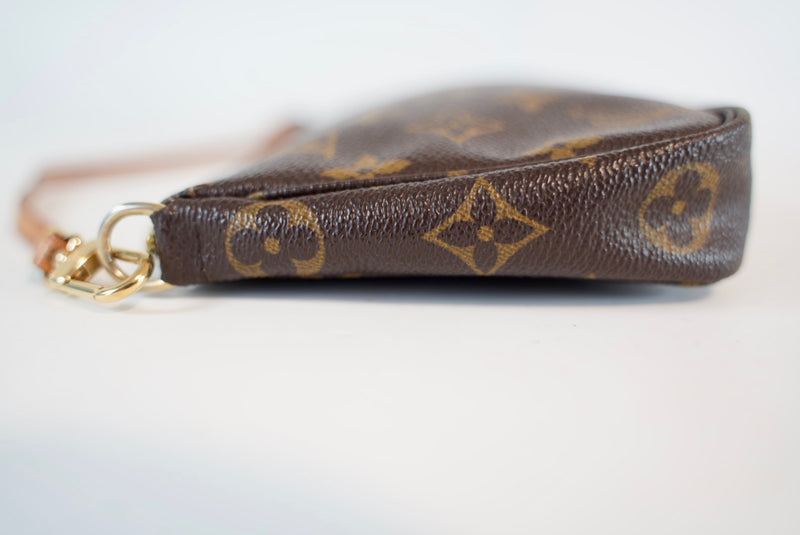 Louis Vuitton Monogram Pochette Accessories Used