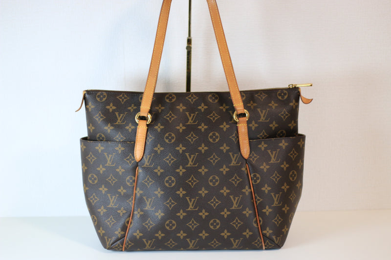 Louis Vuitton Monogram Totally MM Totebag Used