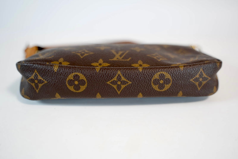 Louis Vuitton Monogram Pochette Accessories Used