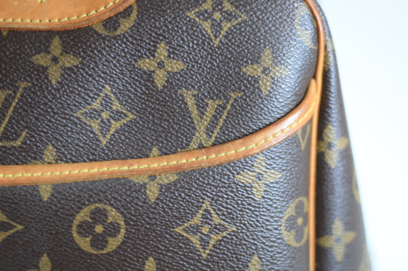 Louis Vuitton Monogram Deauville Handbag Used