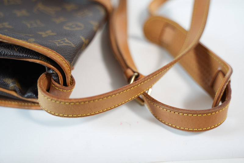 Louis Vuitton Monogram Saumur 30 Used