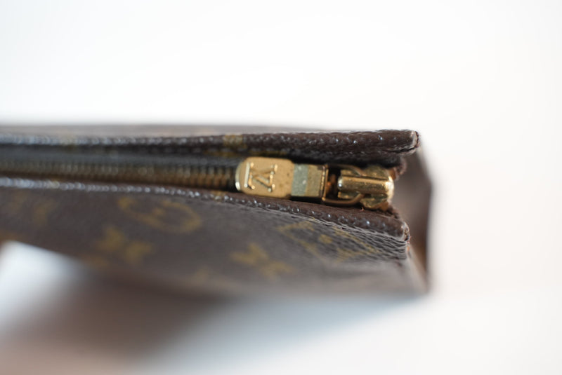 Louis Vuitton Monogram Toiletry 19 Used