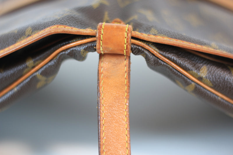 Louis Vuitton Monogram Saumur 30 Crossbody Used