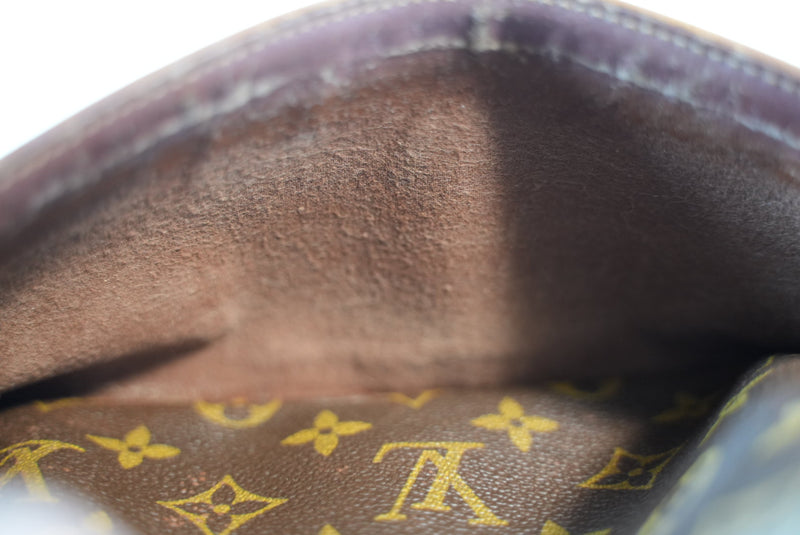 Louis Vuitton Monogram Compaigne 23 Used