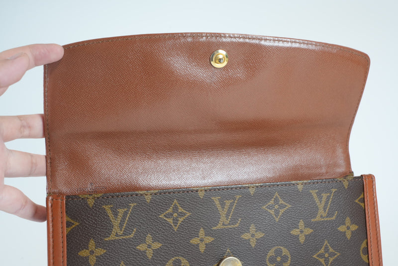 Louis Vuitton Monogram Pochette Dam Clutch