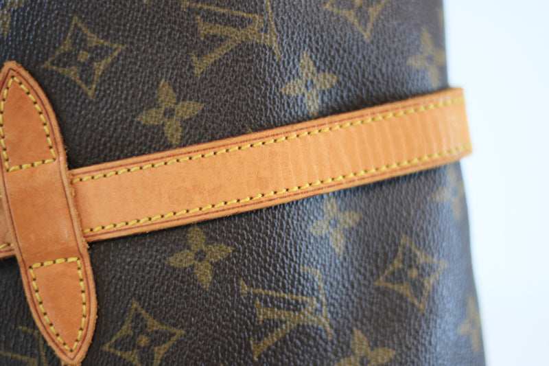 Louis Vuitton Monogram Saumur 30 Crossbody Used