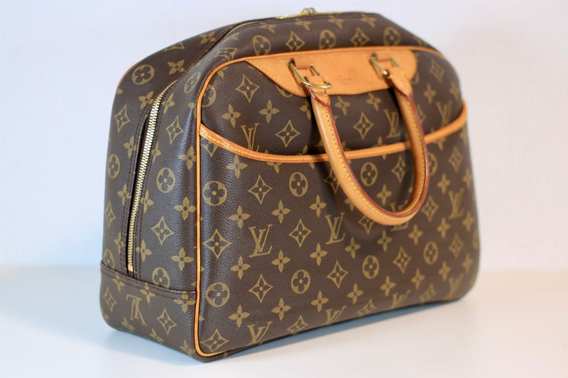 Louis Vuitton Monogram Deauville Handbag Used