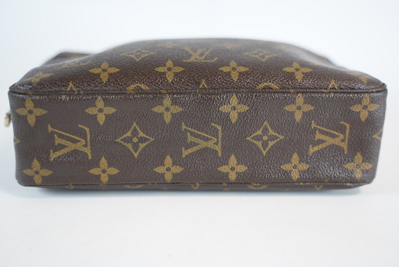 Louis Vuitton Monogram Trousse Toilette 23 Used