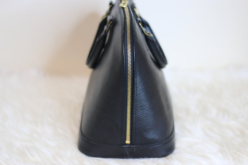 Epi Leather Noir Alma