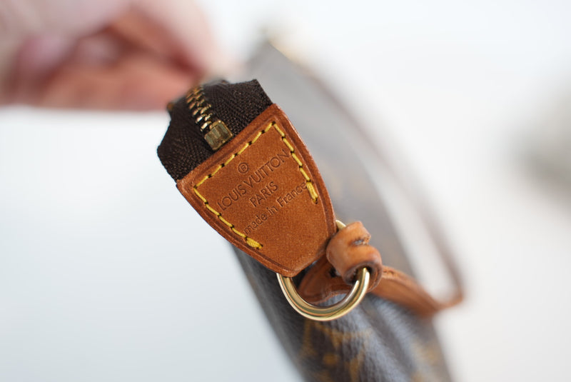 Louis Vuitton Monogram Pochette Accessories Used