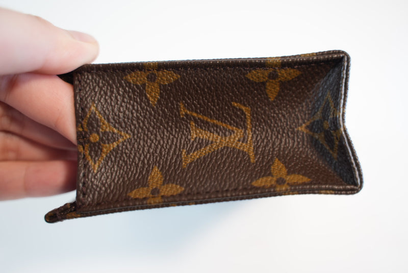 Louis Vuitton Monogram Toiletry Pouch 15 Used