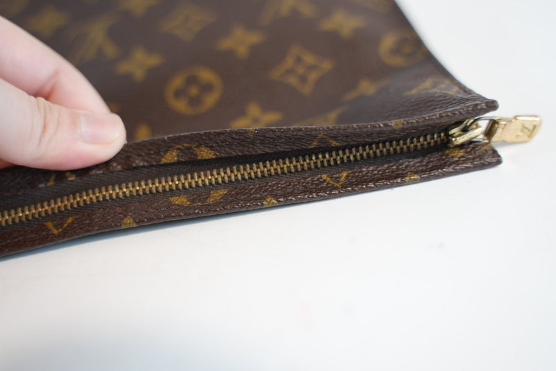 Louis Vuitton Monogram Toiletry Pouch 26 Used