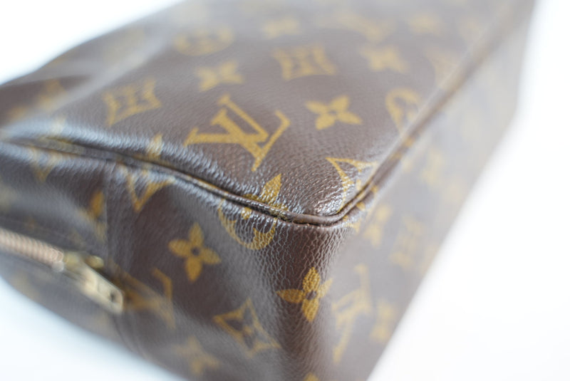 Louis Vuitton Monogram Trousse 28 Used