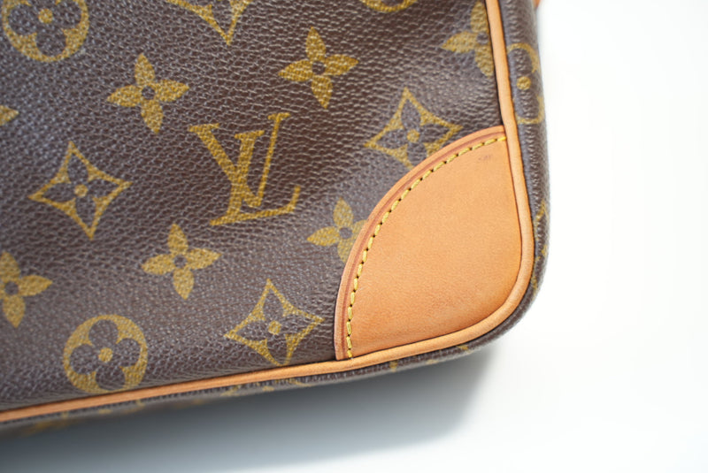 Louis Vuitton Trocadero 30 Crossbody Bag Used