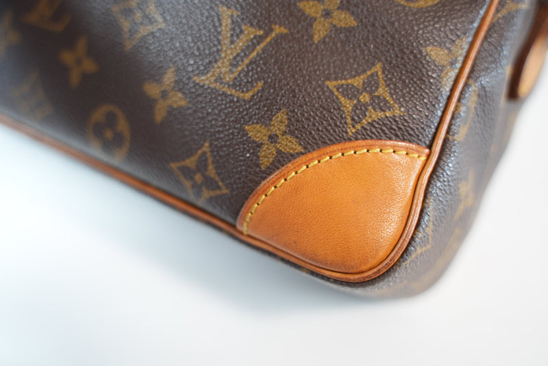 Louis Vuitton Monogram Trocadero 30 Used
