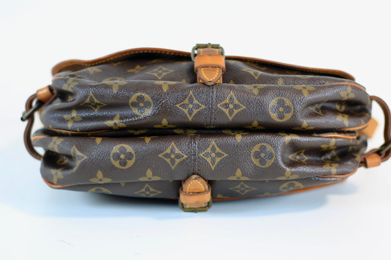 Louis Vuitton Monogram Saumur 30 Crossbody Used