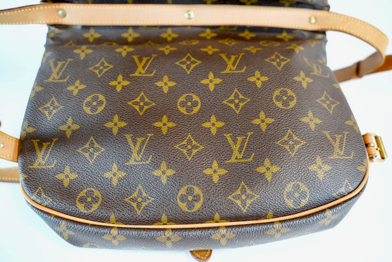 Louis Vuitton Monogram Saumur 30 Crossbody Used