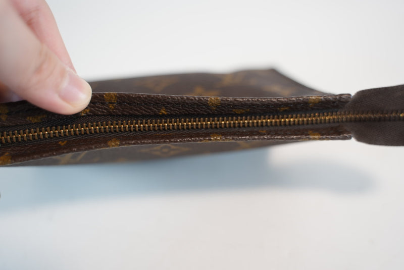 Louis Vuitton Monogram Toiletry Pouch 15 Used