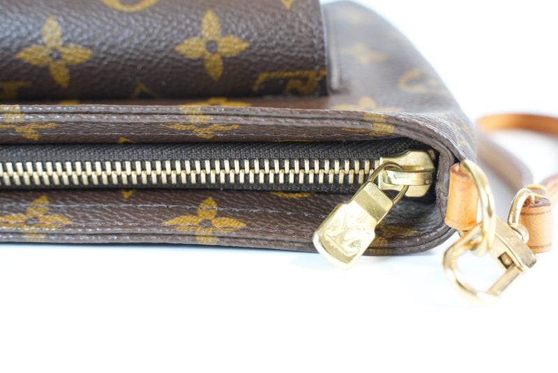 Louis Vuitton Monogram Partition Wristlet Used