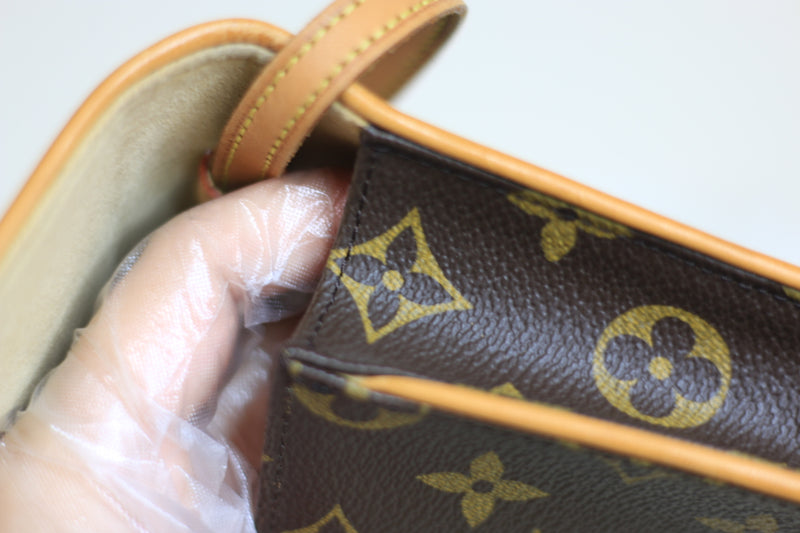 Louis Vuitton Monogram Pochette Twin GM