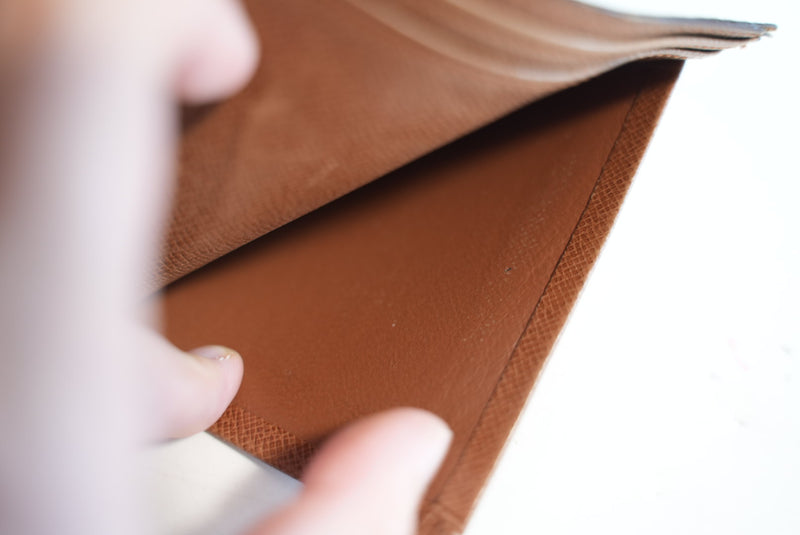 Louis Vuitton Monogram Bi-fold Wallet Used