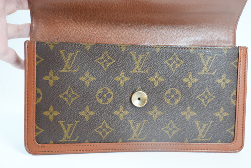 Louis Vuitton Monogram Pochette Dam Clutch