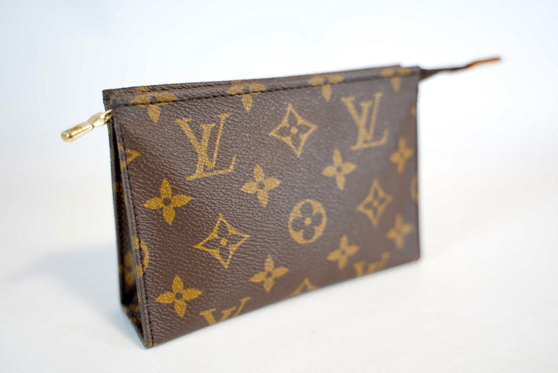 Louis Vuitton Monogram Toiletry Pouch 15 Used