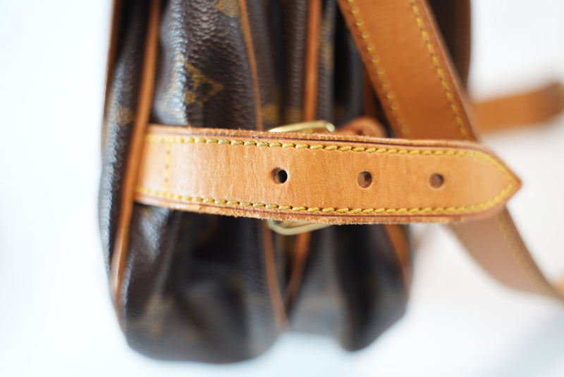 Louis Vuitton Monogram Saumur 30 Used