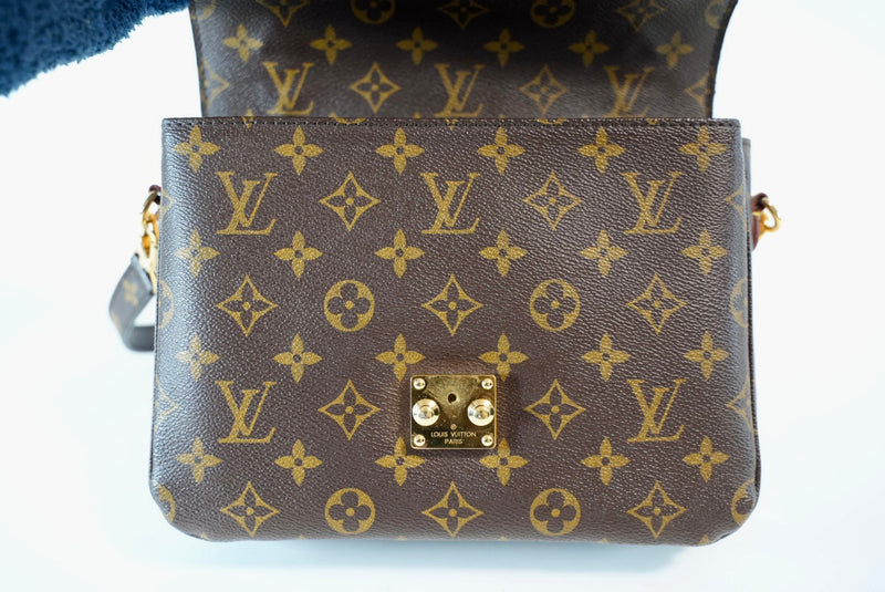 Louis Vuitton Monogram Pochette Metis Used