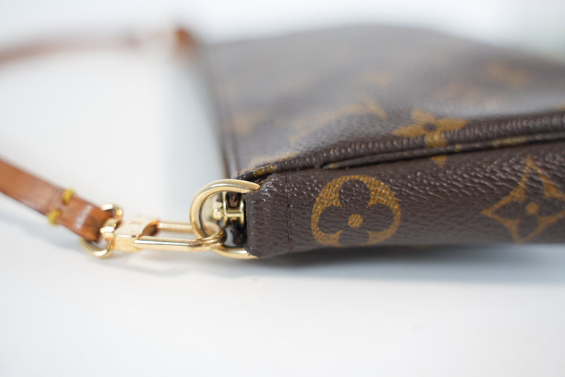 Louis Vuitton Monogram Pochette Accessories Used