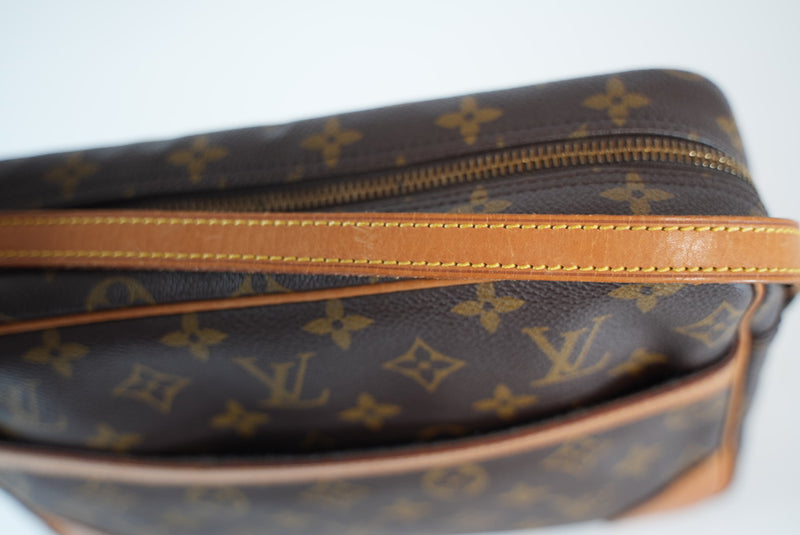 Louis Vuitton Monogram Trocadero 30 Crossbody Used