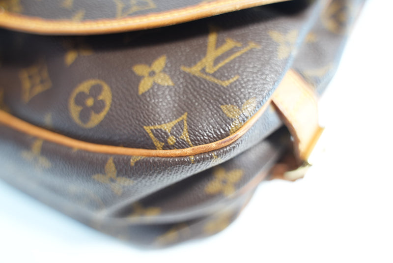 Louis Vuitton Monogram Saumur 30 Used