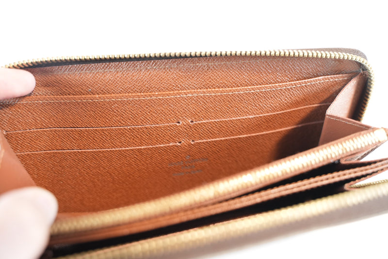 Louis Vuitton Monogram Long Zippy Wallet Used