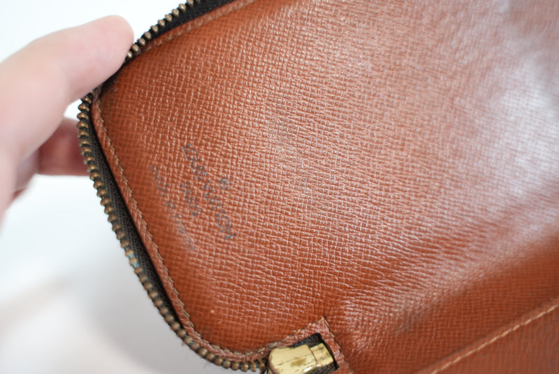 Louis Vuitton Monogram Zippy Pochette Cle Used