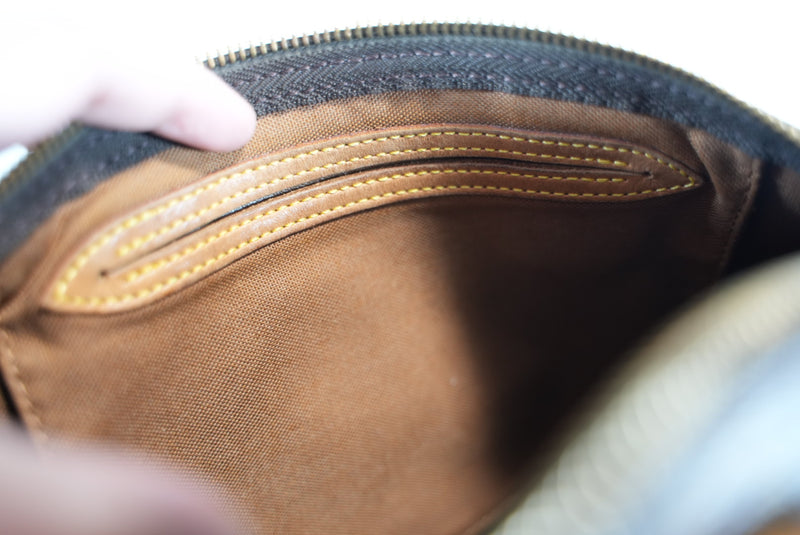 Louis Vuitton Monogram Speedy 25 Handbag Used