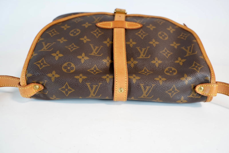 Louis Vuitton Monogram Saumur 30 Crossbody Used