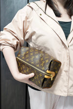 Louis Vuitton Monogram Trousse Patte Pression Cosmetic Pouch Used