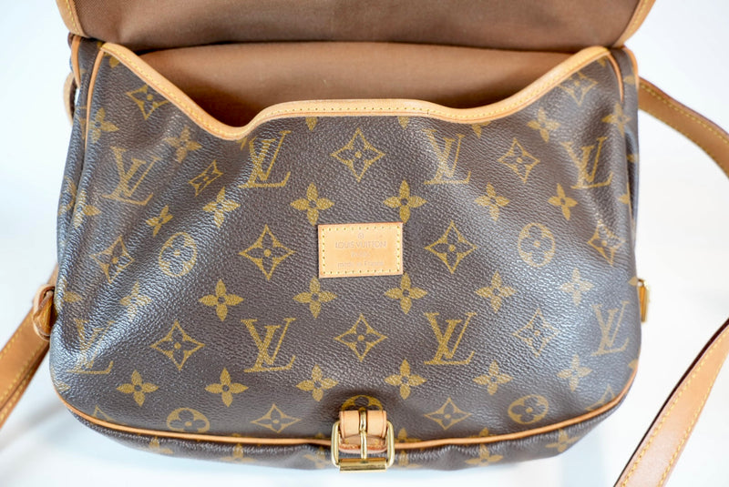 Louis Vuitton Monogram Saumur 30 Crossbody Used