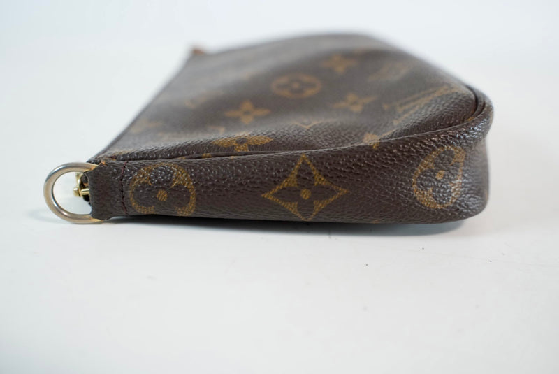 Louis Vuitton Monogram Pochette Accessories Used