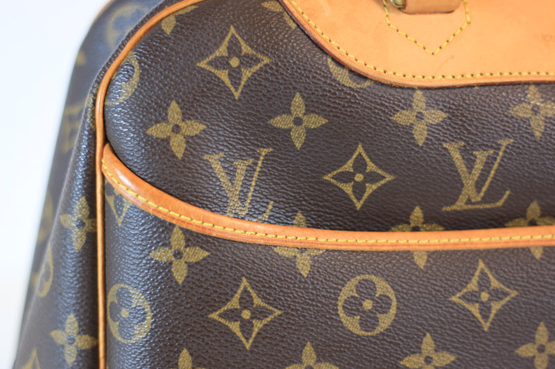 Louis Vuitton Monogram Deauville Handbag Used