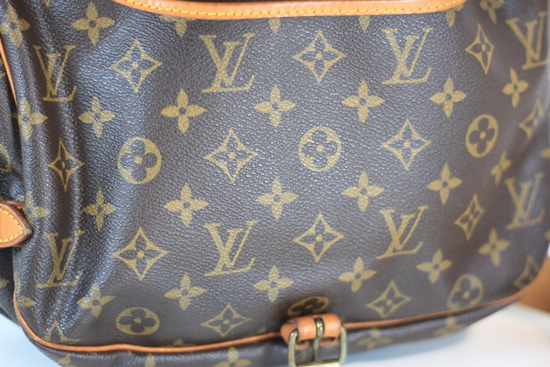 Louis Vuitton Monogram Saumur 30 Crossbody Used