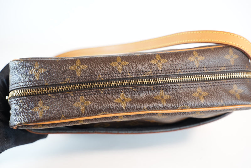 Louis Vuitton Monogram Trocadero 27 Crossbody Used