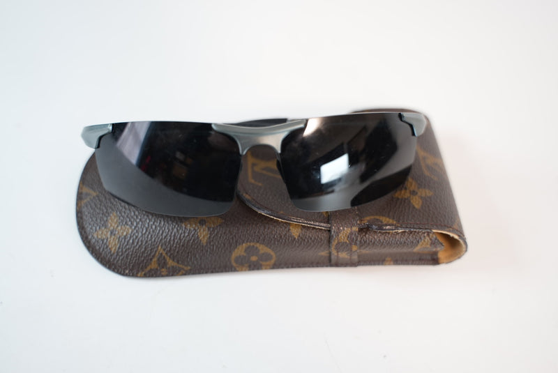 Louis Vuitton Monogram Etui Stylo Eyeglasses Case Used