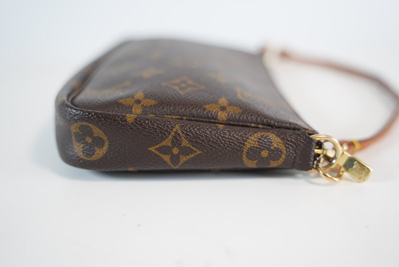 Louis Vuitton Monogram Pochette Accessories Used