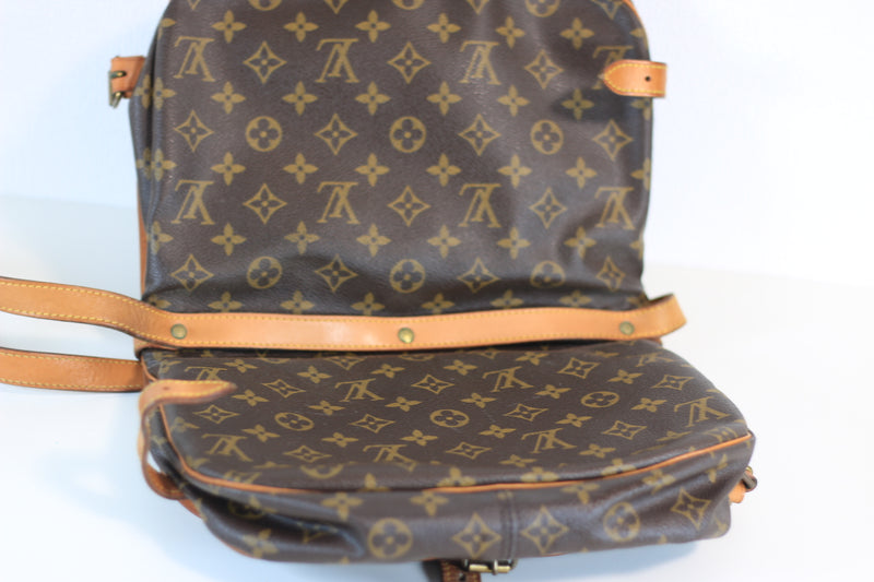 Louis Vuitton Monogram Saumur 30 Crossbody Used