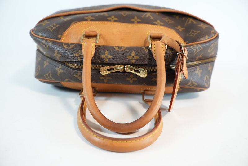 Louis Vuitton Monogram Deauville Handbag Used