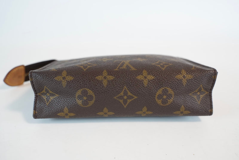 Louis Vuitton Monogram Toiletry 19 Used