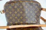 Louis Vuitton Monogram Saumur 30 Crossbody Used