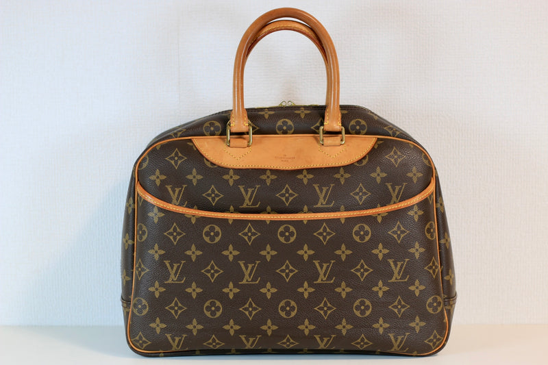 Louis Vuitton Monogram Deauville Handbag Used